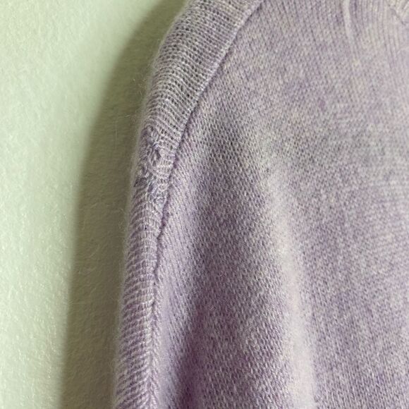 Halogen 100% Cashmere Lilac Relaxed fit V neck Sweater
Size Medium - Picture 11 of 12